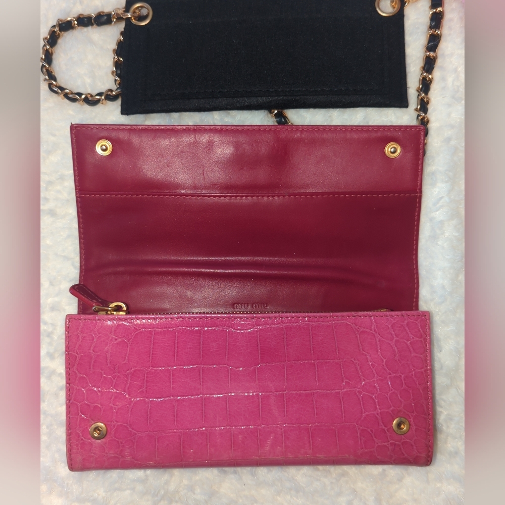 Miu Miu Authentic Pink Patent Leather Croc-Embossed Chain Wallet Luxury - Picture 7 of 10